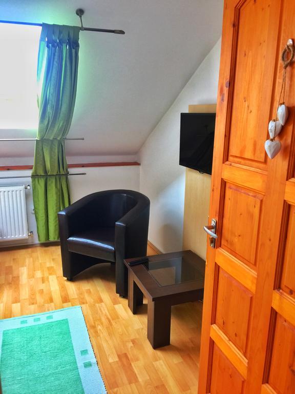Vulcano Vendeghaz Hotel Mesteri Bagian luar foto