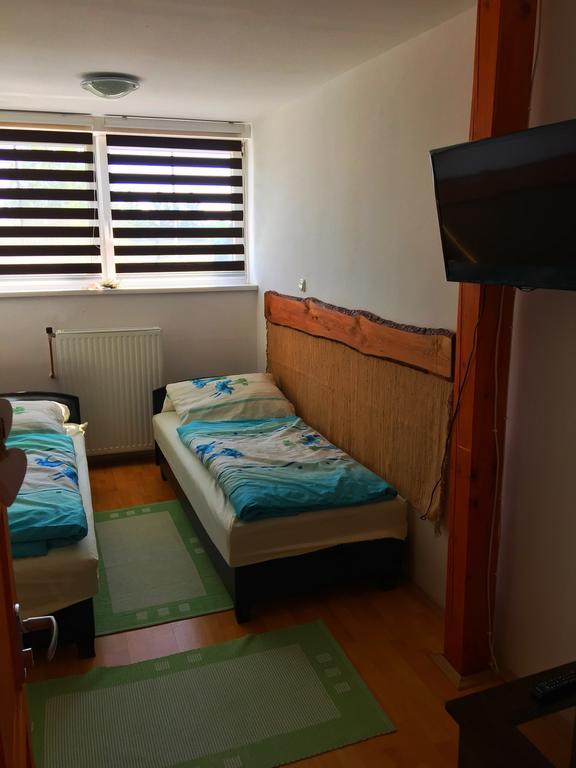Vulcano Vendeghaz Hotel Mesteri Bagian luar foto