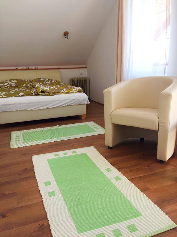 Vulcano Vendeghaz Hotel Mesteri Bagian luar foto